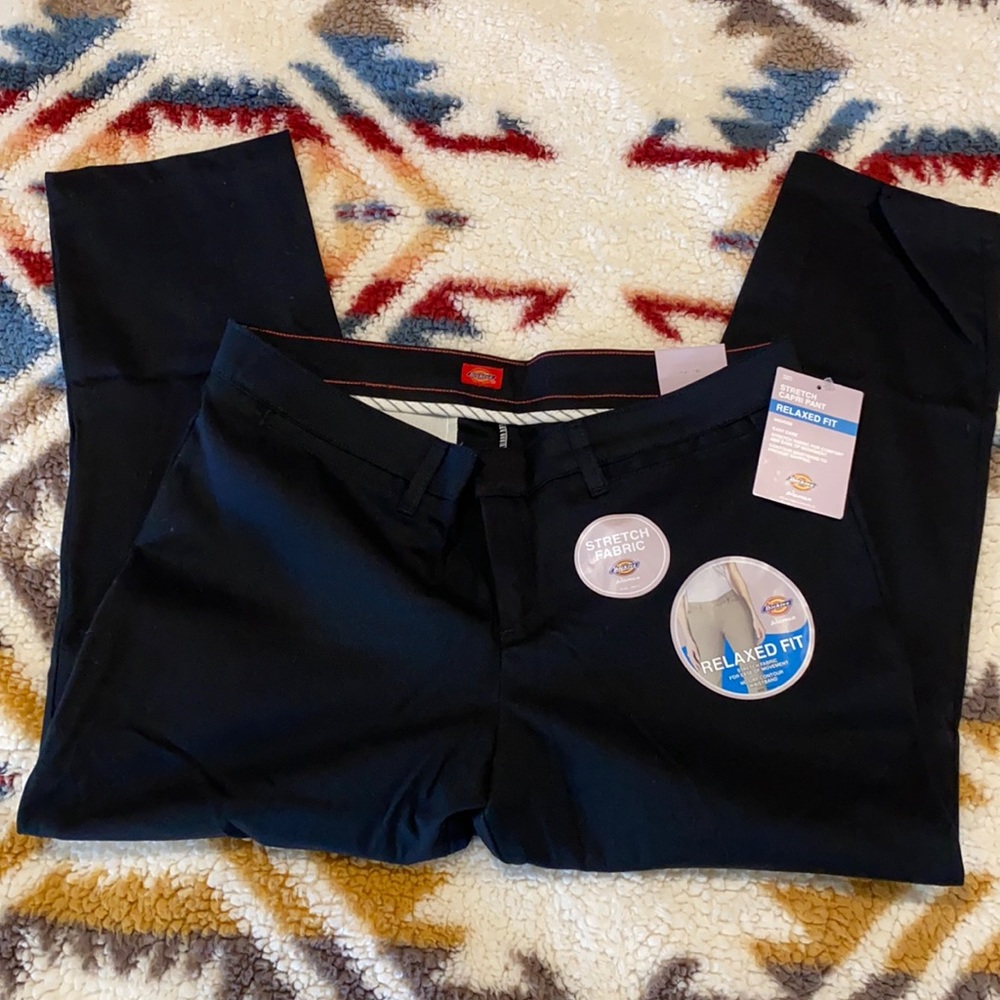 NWT Dickies relaxed fit stretch Capri